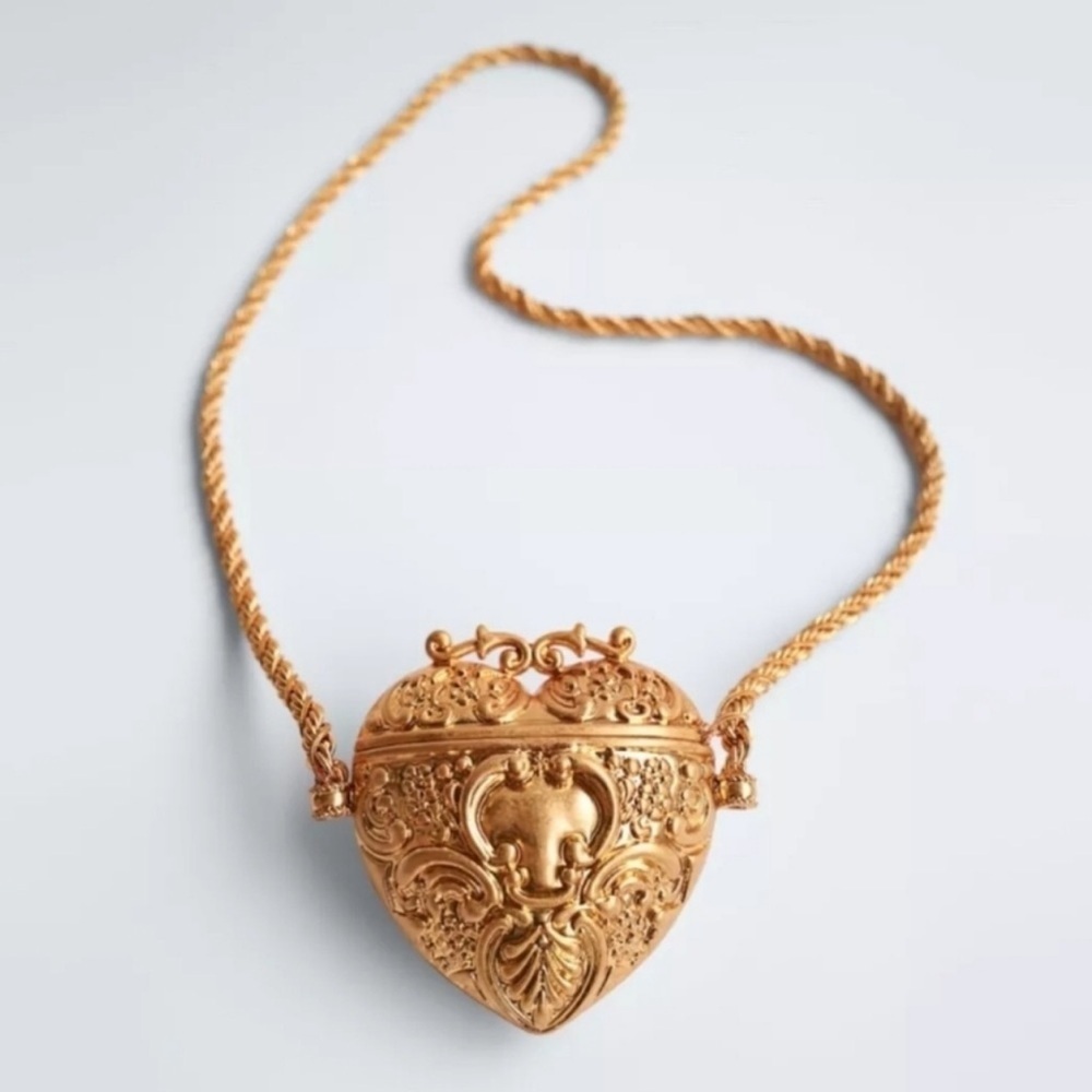 WEDDING Ultra rare Zara limited edition gold heart baroque Purse